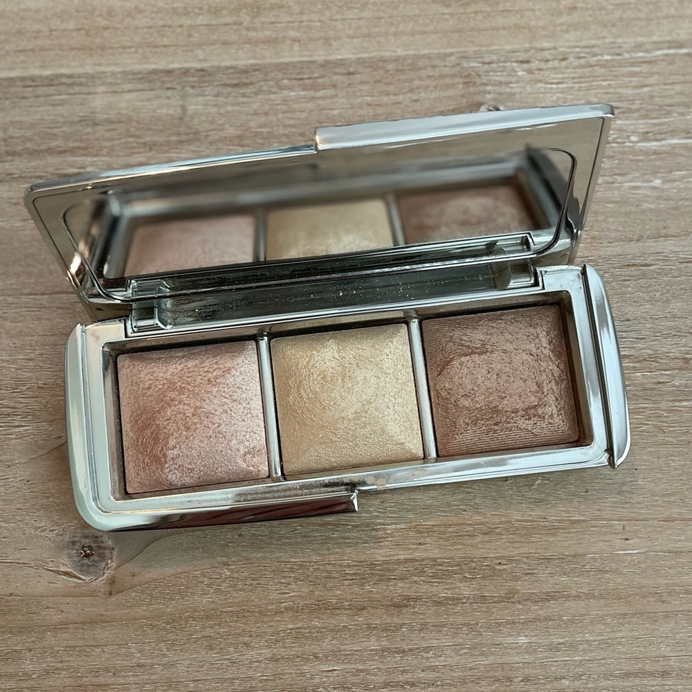 Hourglass Ambient Metallic Strobe Lighting Palette